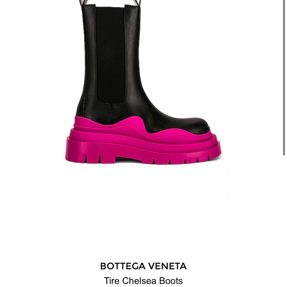 Bottega Veneta Tire Chelsea Boot